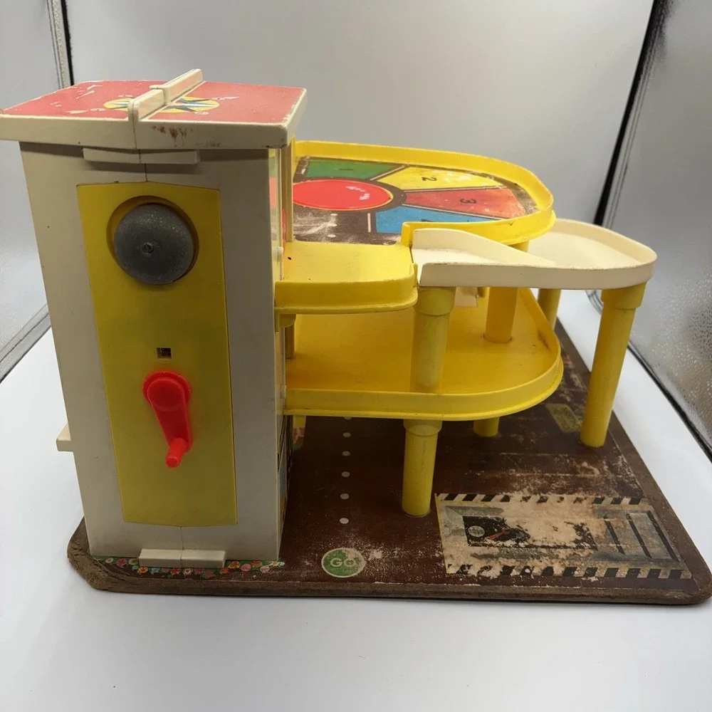 Fisher-Price elevator works